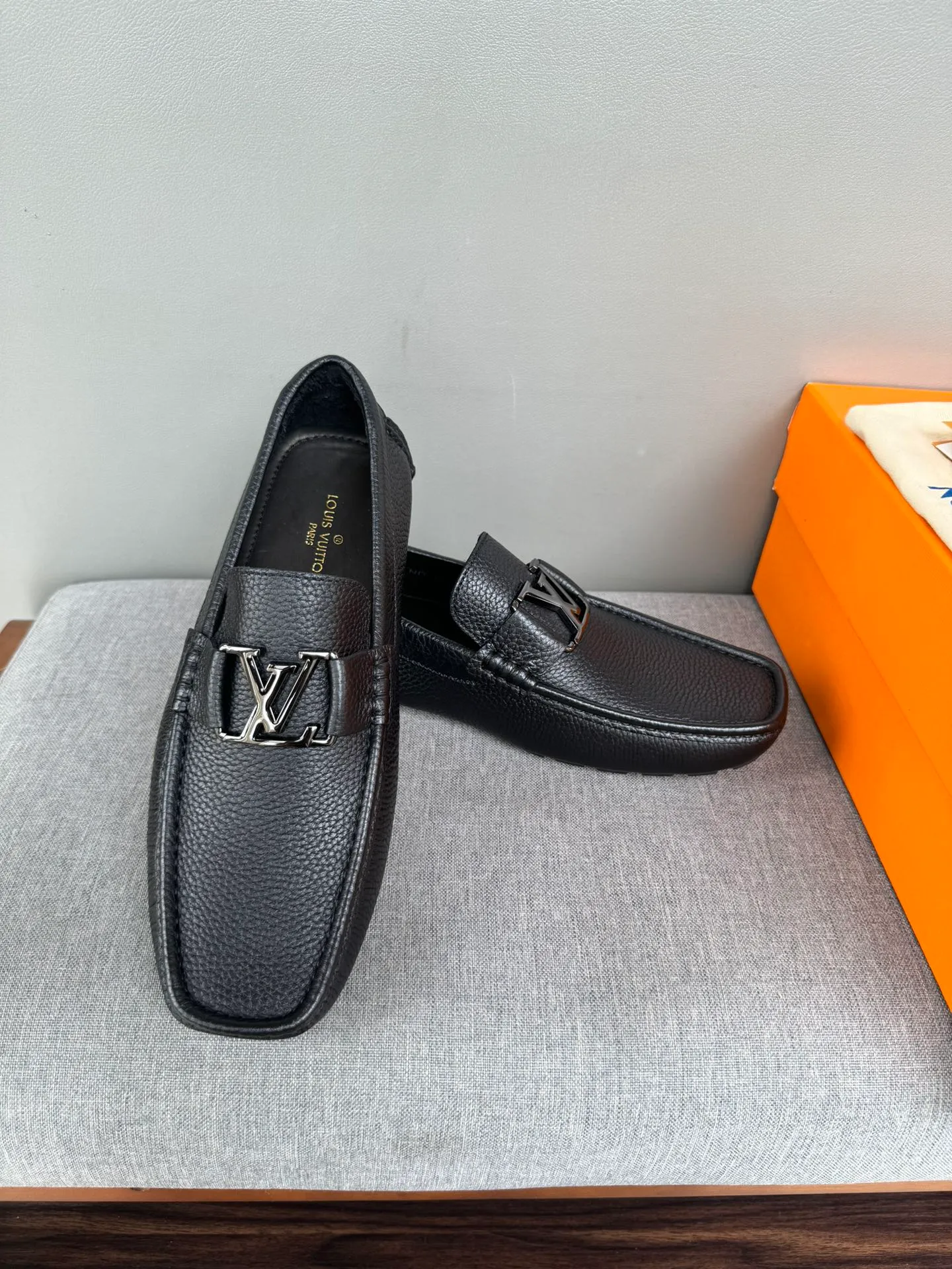 Batch 740💰[strong][strong][strong] Original order quality, new models at the counter, LV Louis Vuitton counter new models, handmade men's driving shoes, bean shoes, slip-on shoes, lazy shoes, exquisite hand-stitching, workmanship details comparable to the counters, Italian imported pebbled cowhide, water-dyed cowhide lining, sweat-absorbent and deodorant, black, 39-44 in large quantities in stock (38, 45 custom-made)